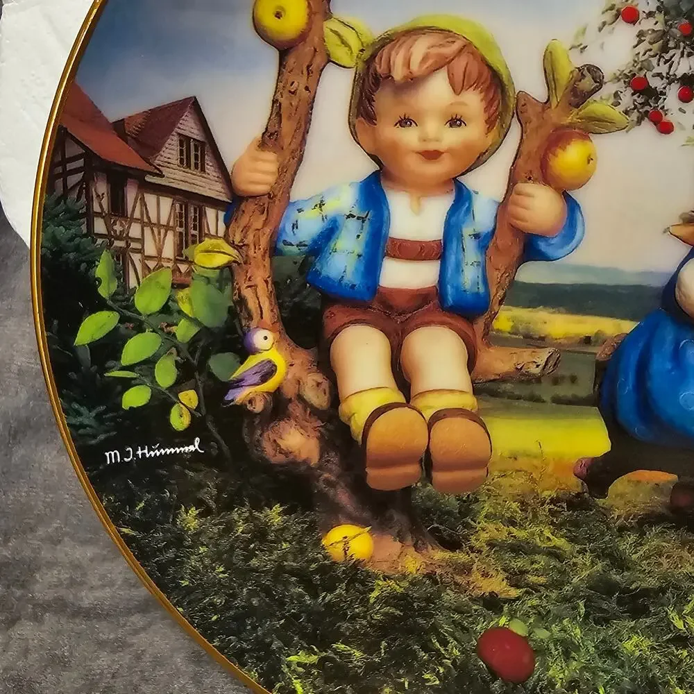 Vintage M.J. Hummel APPLE TREE BOY & GIRL Little Companions Danbury Mint Plate